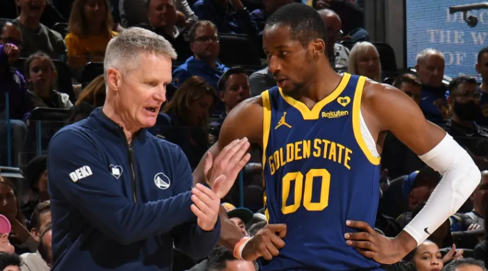 凯尔特人萨姆·豪泽三分球破纪录，震惊全场 